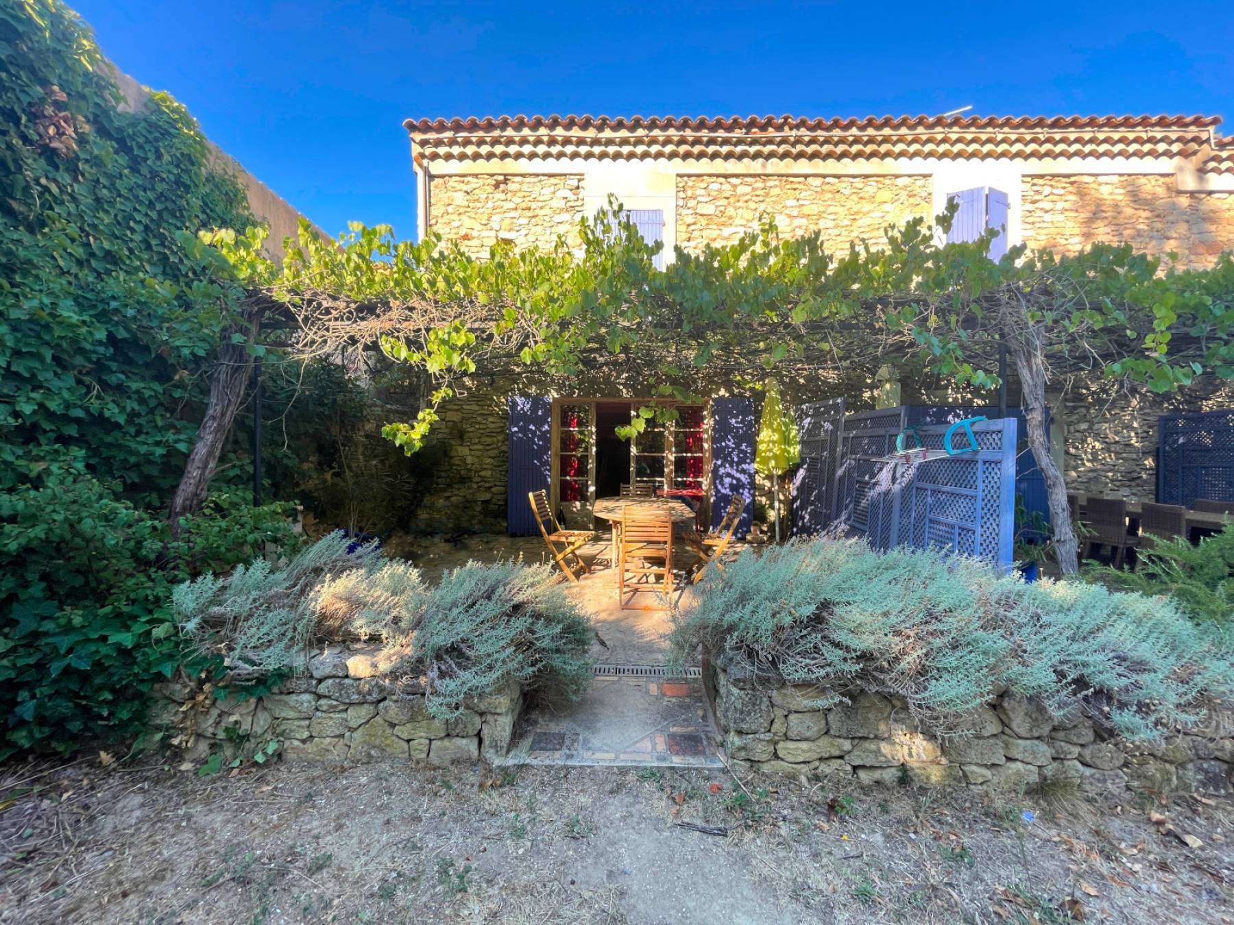 Appartement T2 avec terrasse, parc et piscine   