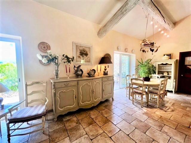 à Gordes, maison de plain pied avec vue sur les vignes   