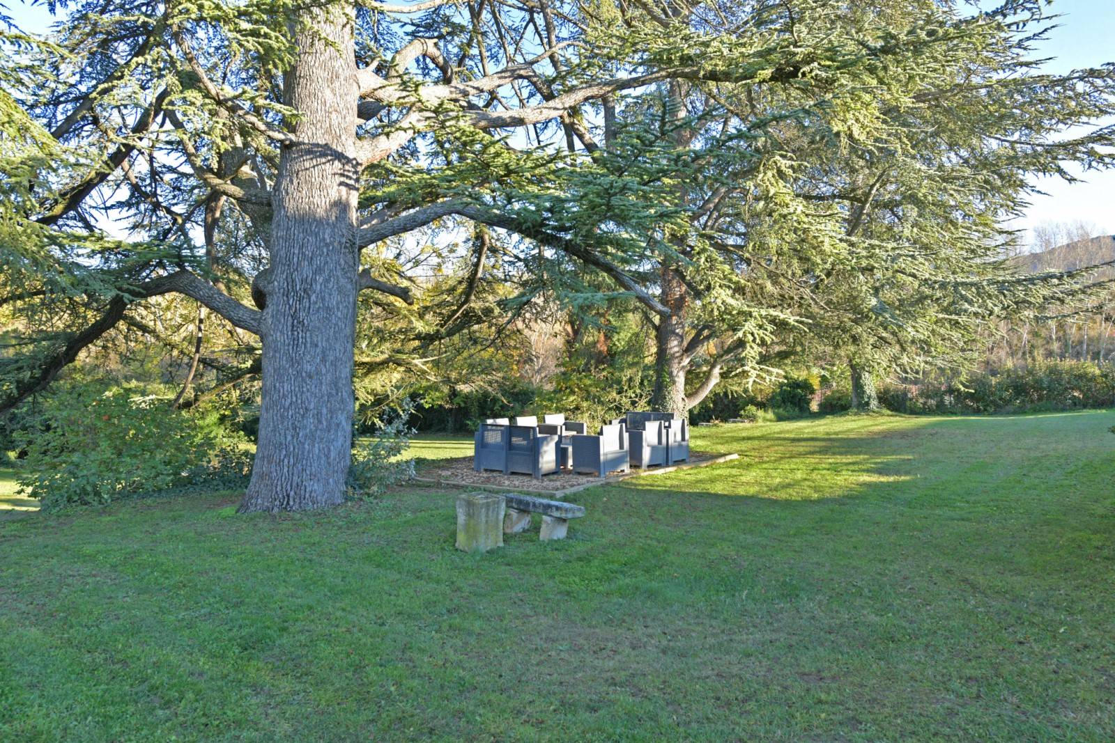 Bonnieux, propriété d'exception sur 6 hectares de terrain   