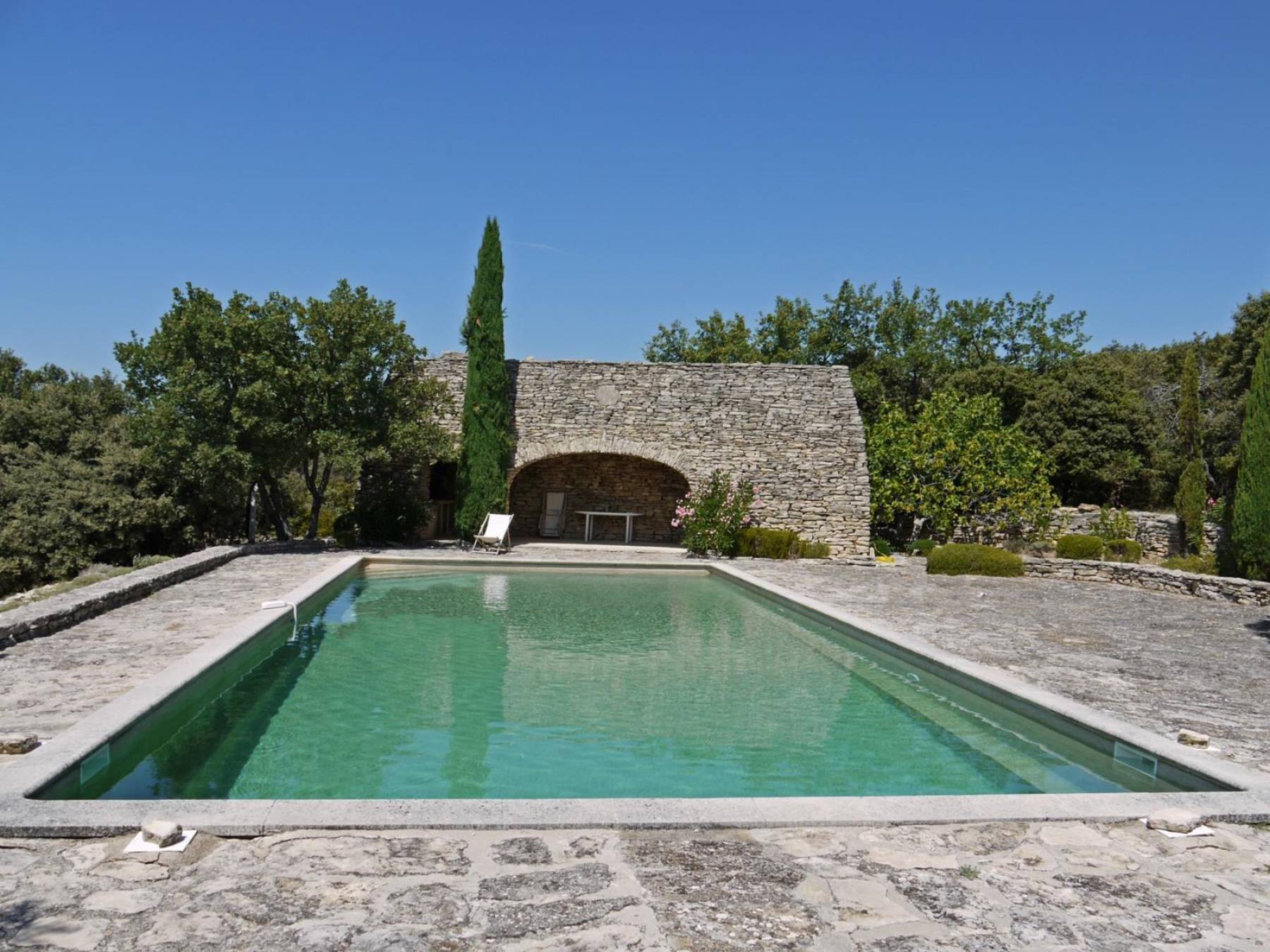 Exceptionnelle situation à deux pas du village de Gordes   