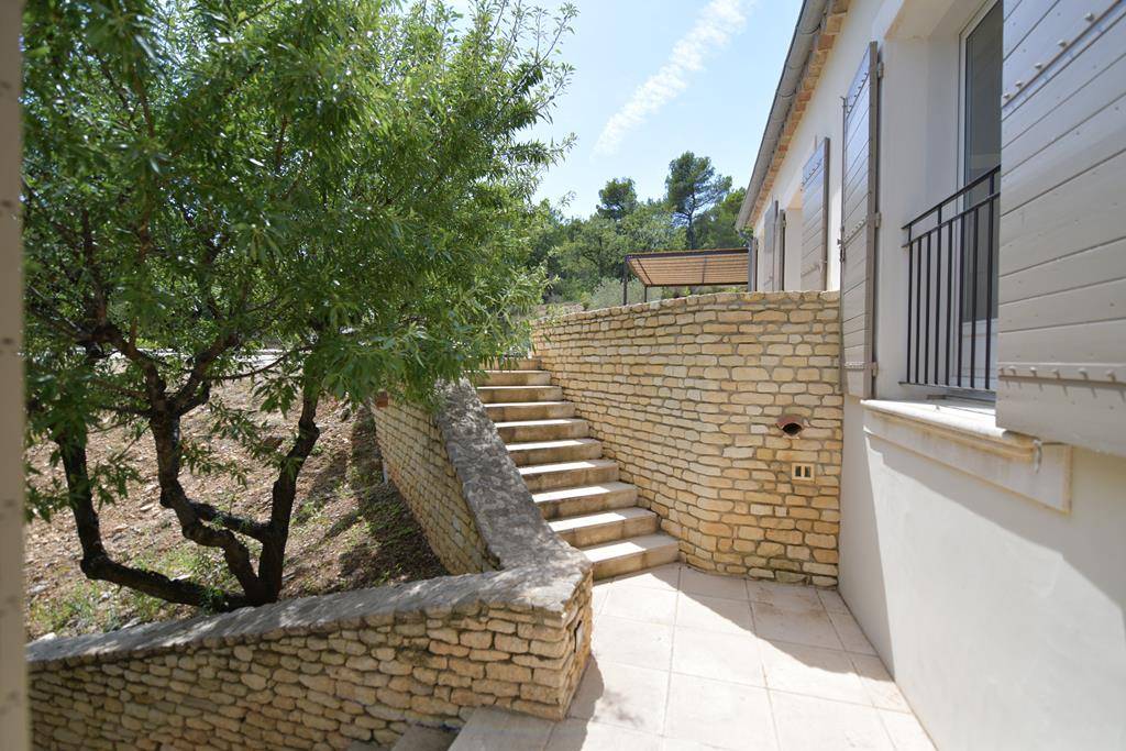 Luberon, villa avec vue panoramique sur 1,6 hectares   