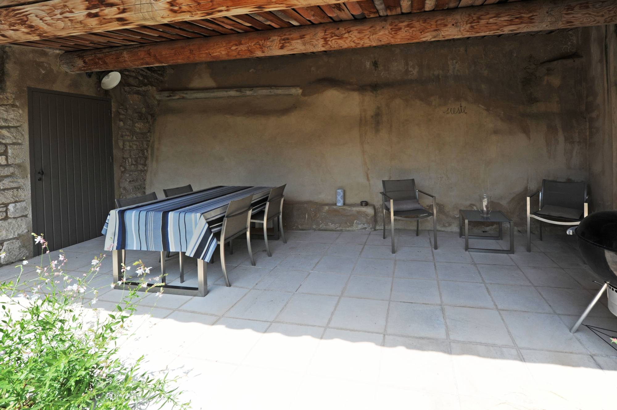 Gordes, maison de village avec jardin et piscine   