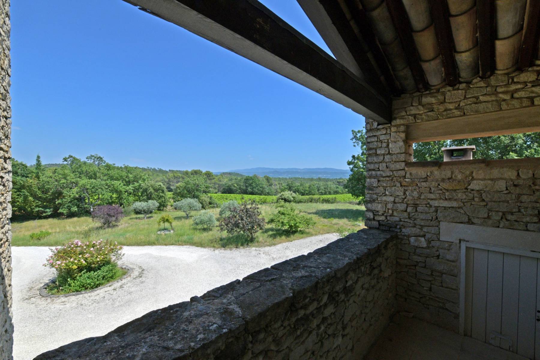 Propriété sur 2 hectares entre Goult et Roussillon