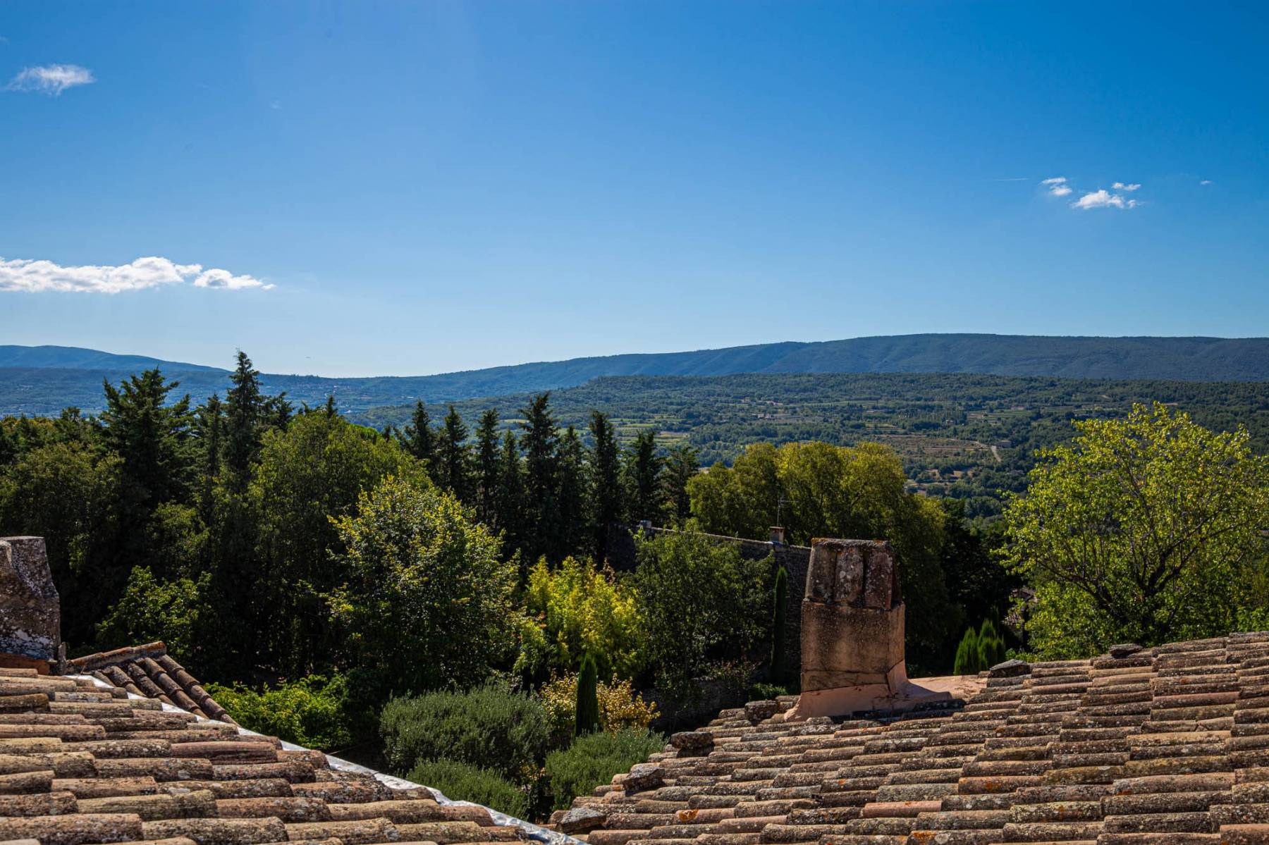Maison de village avec terrasse panoramique à Goult.