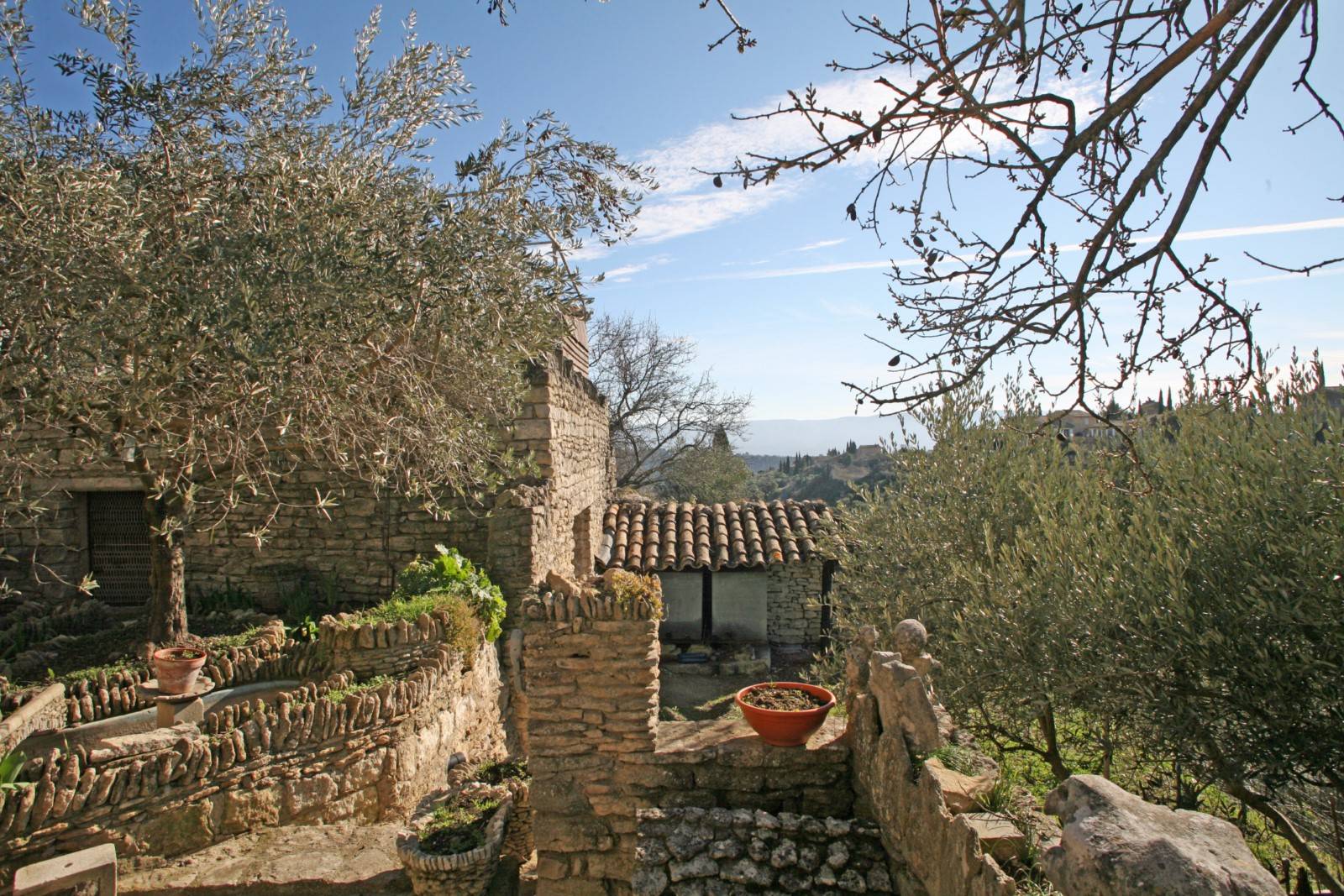maison de village au coeur de Gordes avec vue sur le Luberon   