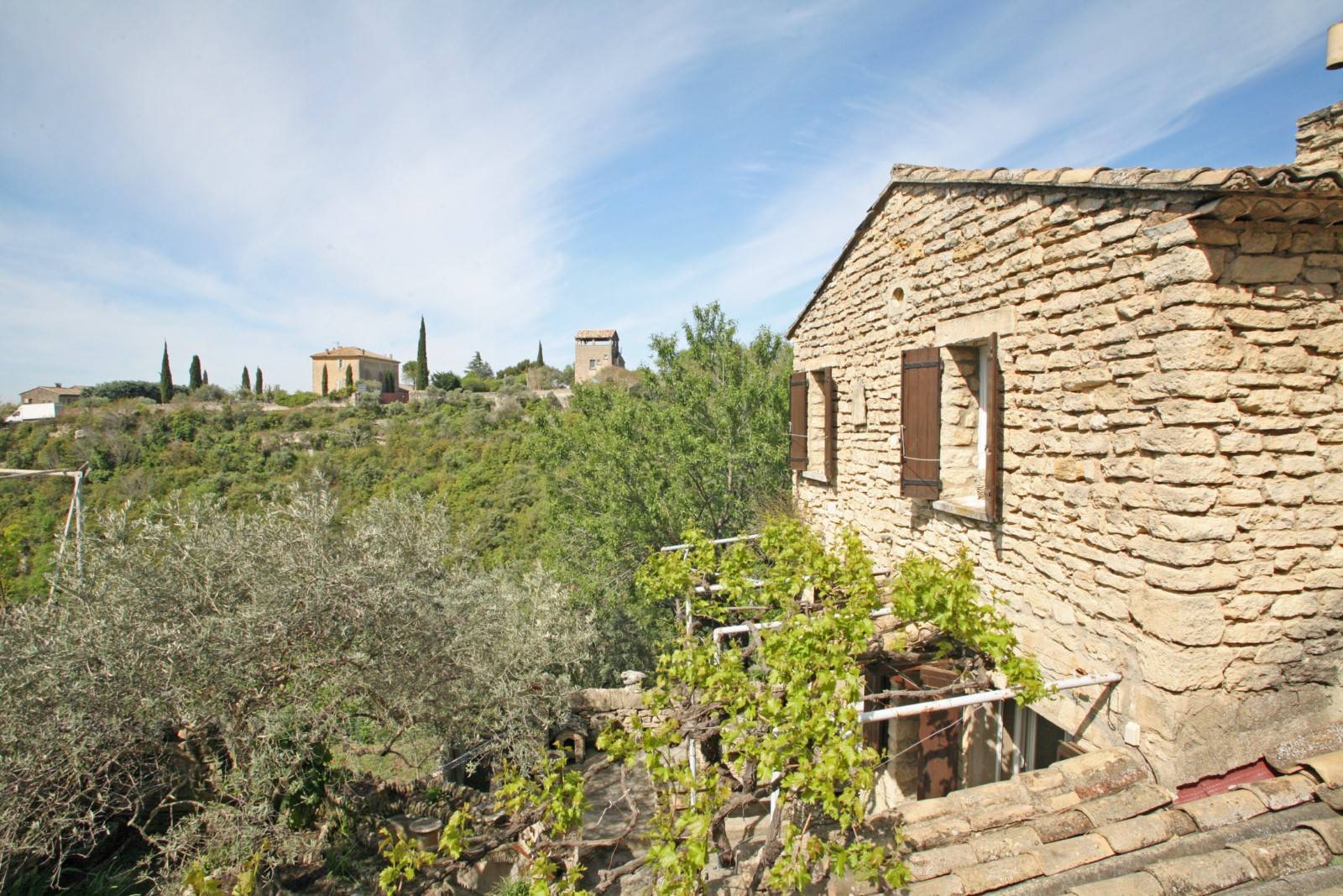 maison de village au coeur de Gordes avec vue sur le Luberon   