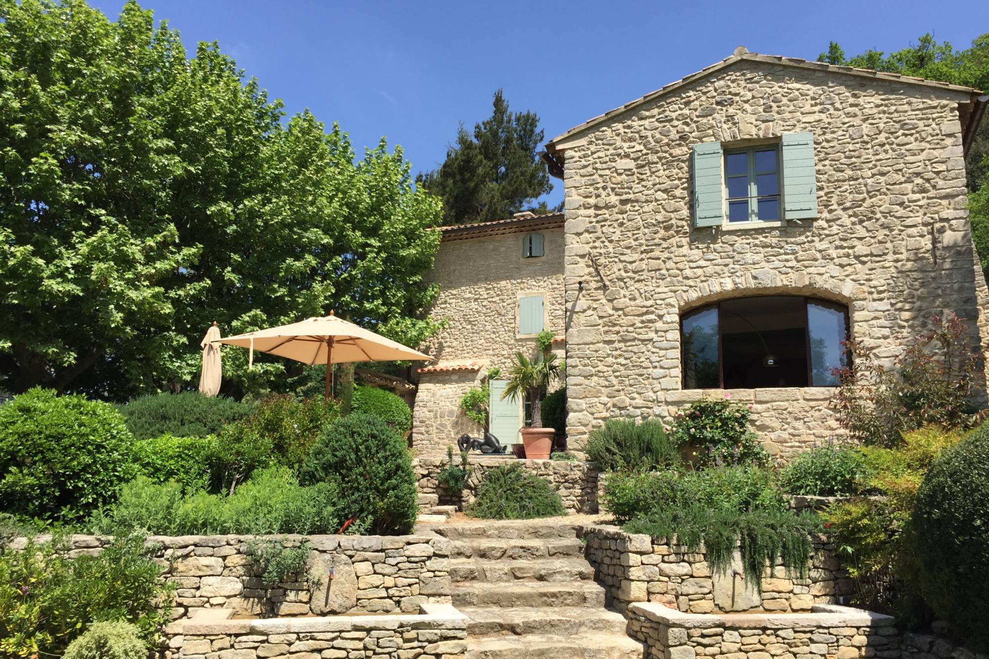 au cœur du Luberon, magnifique mas XVIIIème en position dominante   