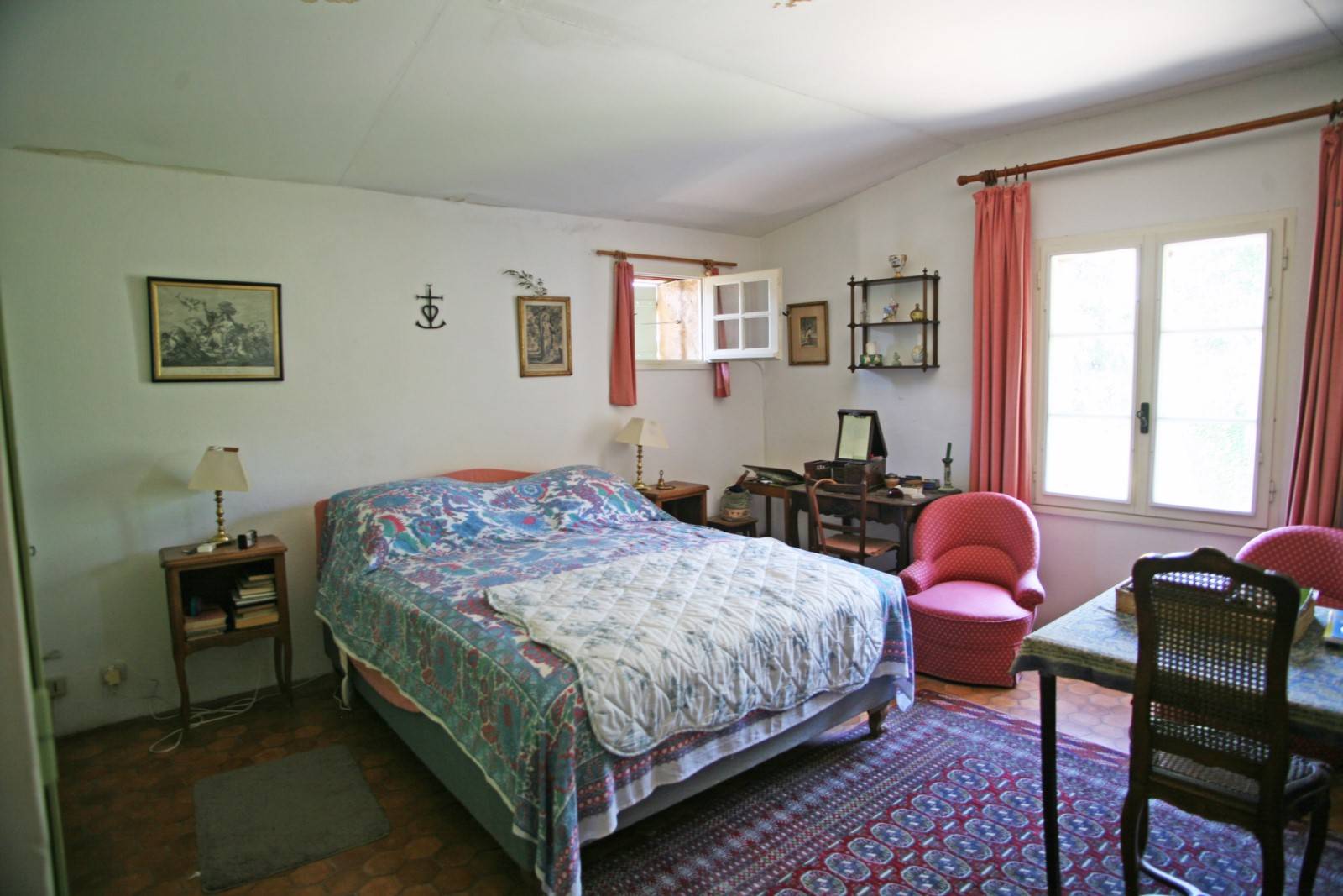 LIOUX, PROPRIETE COMPOSEE DE DEUX MAISONS SUR TERRAIN AVEC PISCINE   