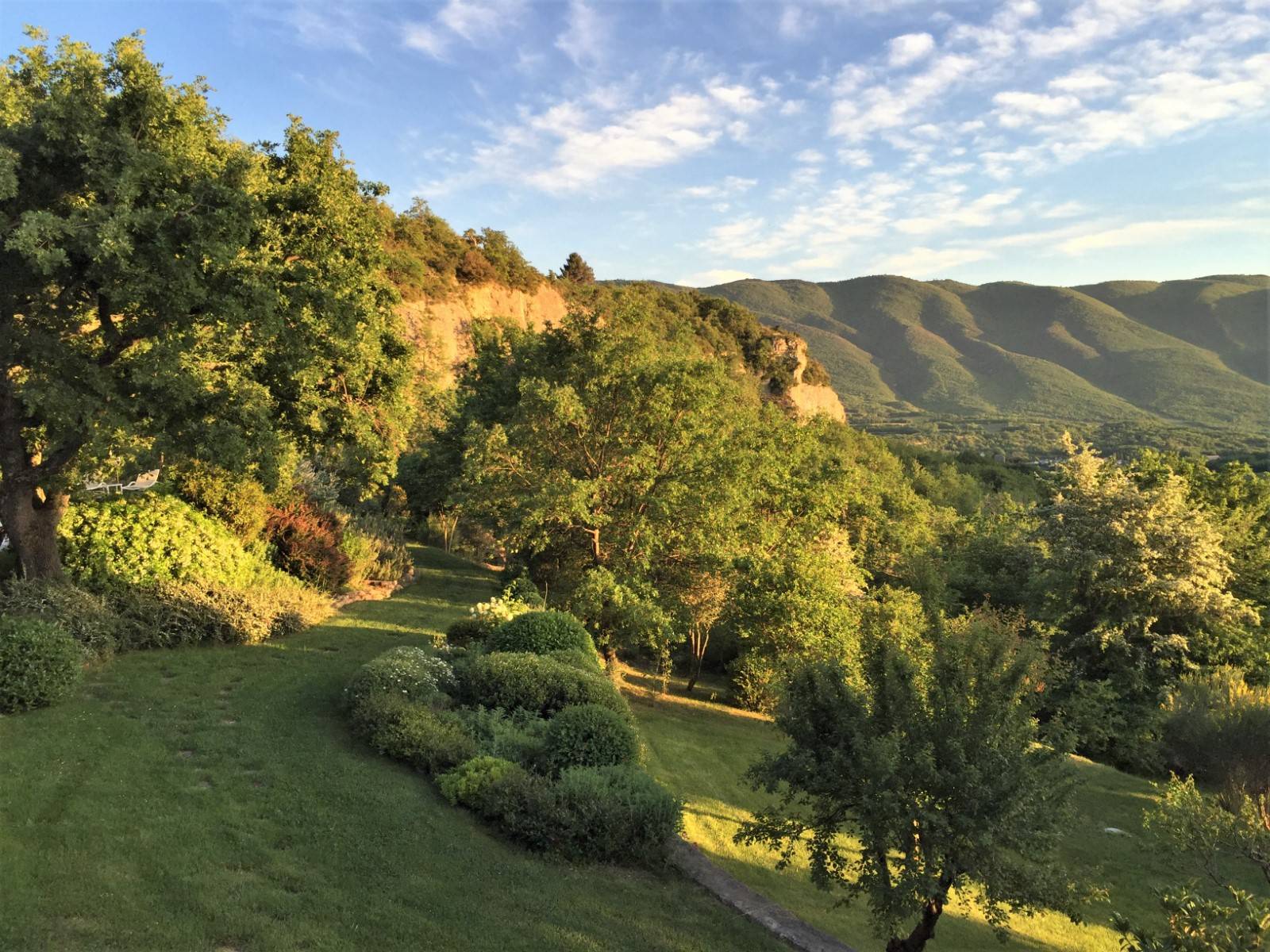 au cœur du Luberon, magnifique mas XVIIIème en position dominante   
