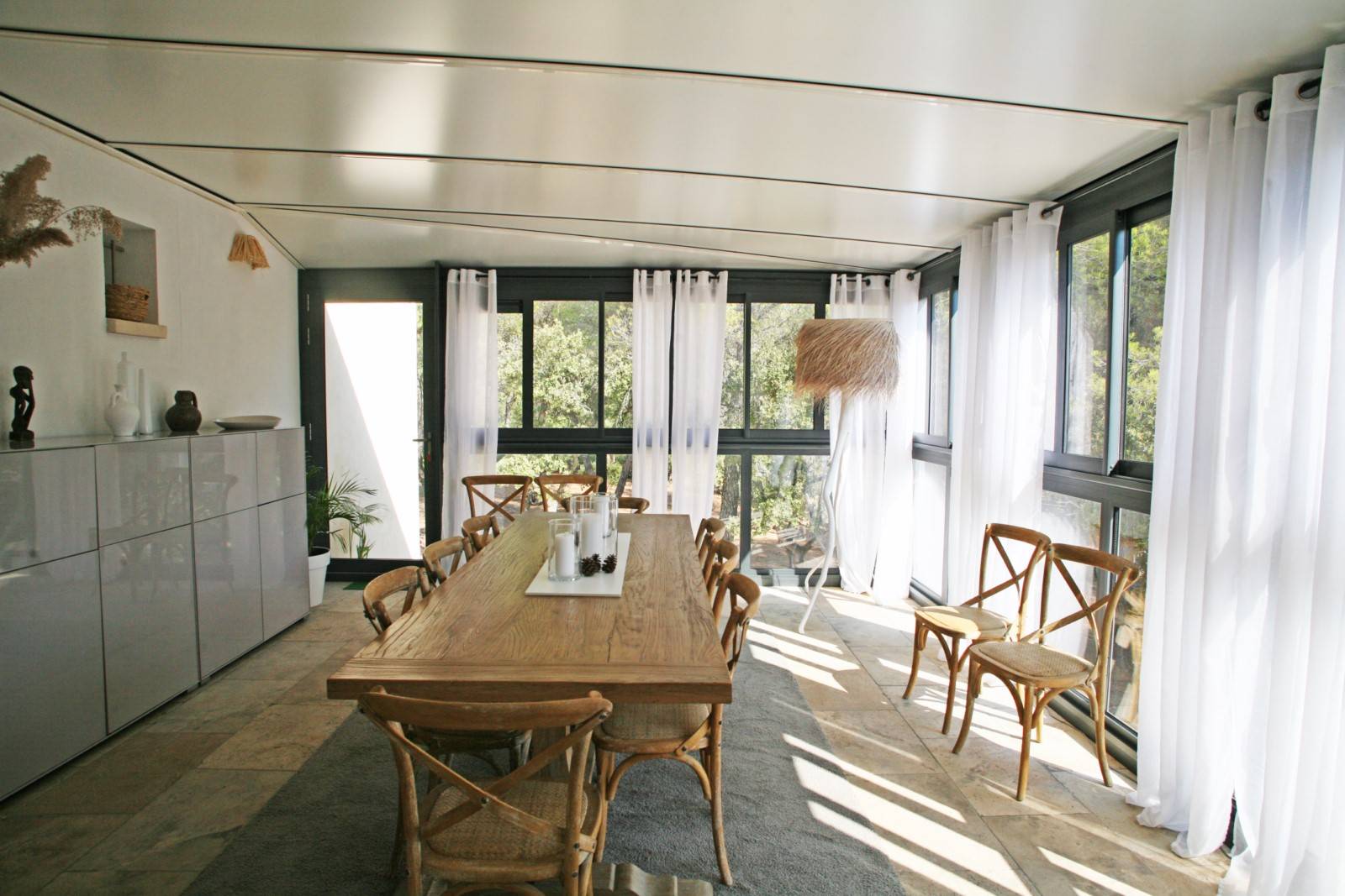 EXCLUSIVITE : Maison récente aux volumes généreux, piscine et vue sur le Luberon   