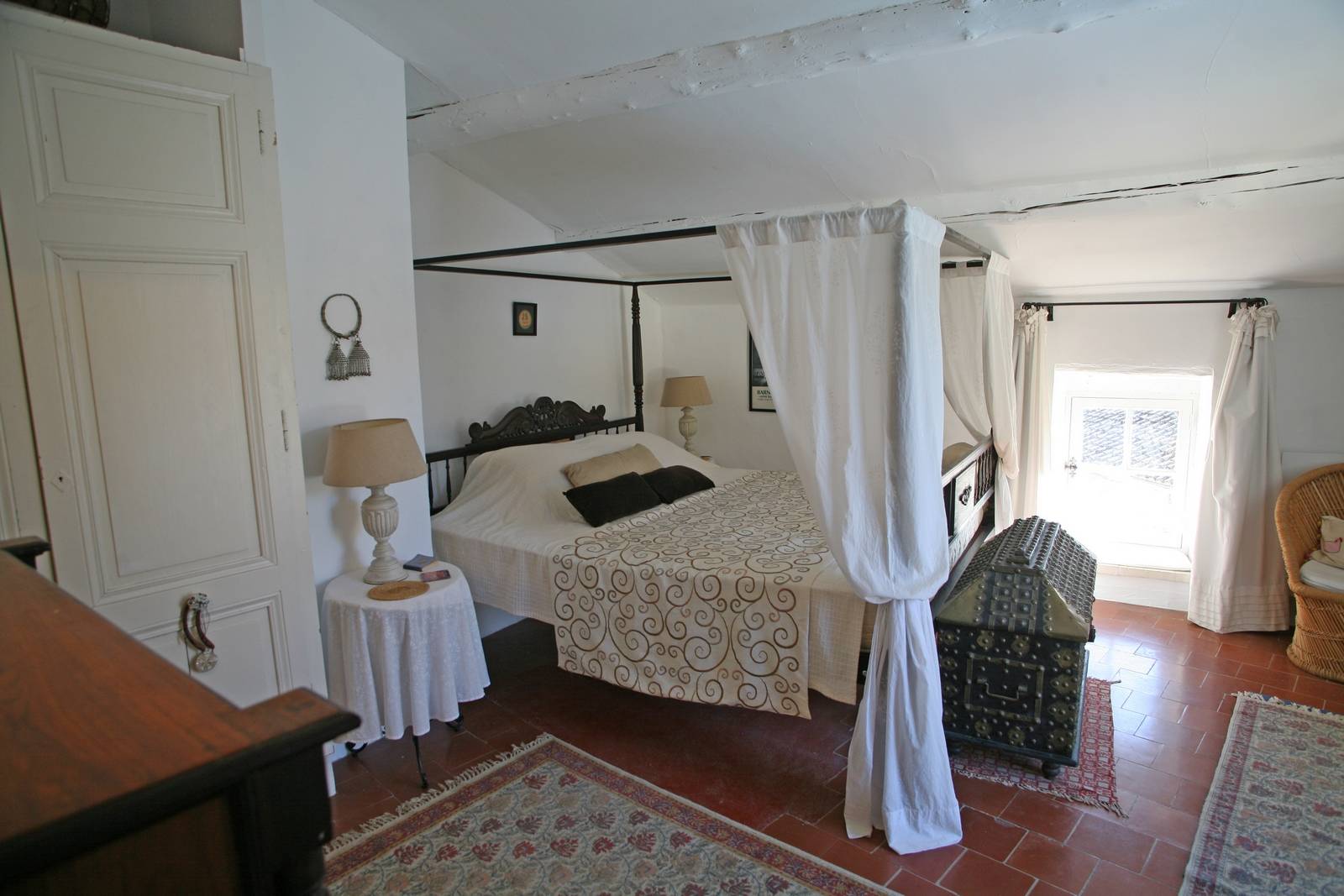 à Gordes, maison de hameau avec jardin    