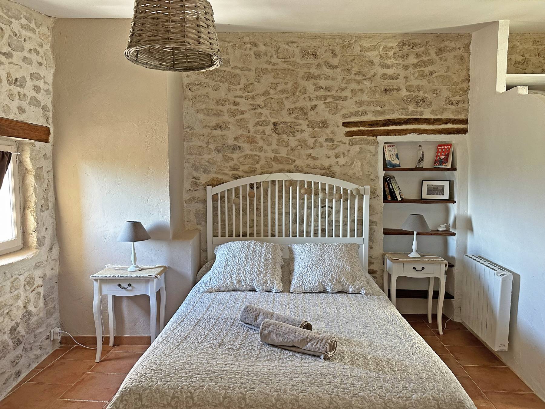 Bonnieux : charmante maison de village avec vue panoramique