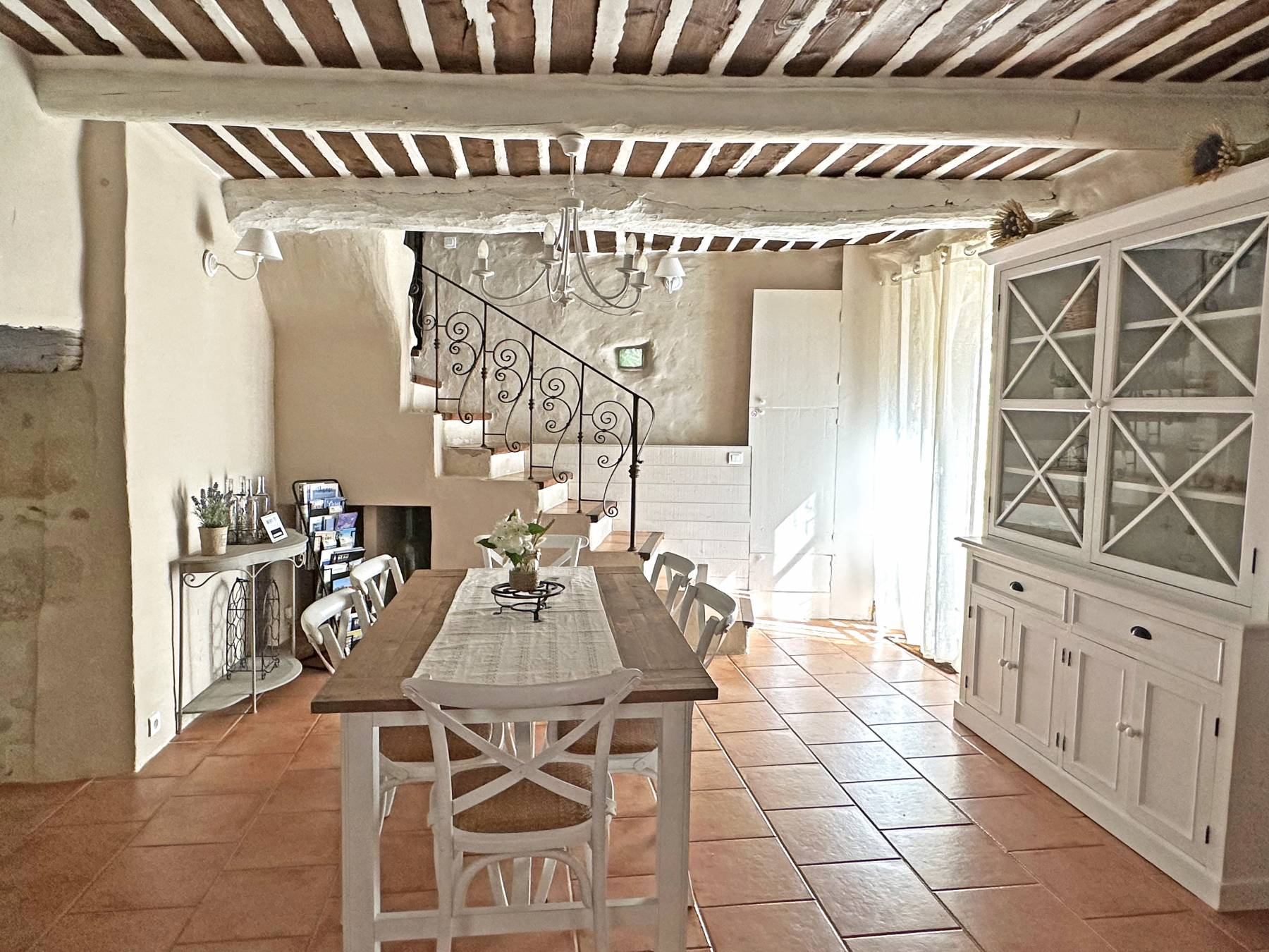 Bonnieux : charmante maison de village avec vue panoramique
