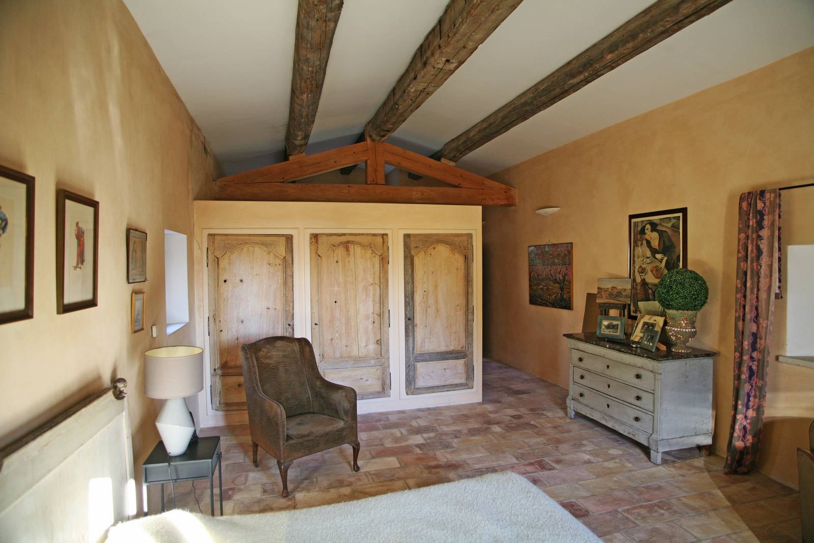 à Gordes, belle maison avec piscine sur près de 5000m²   