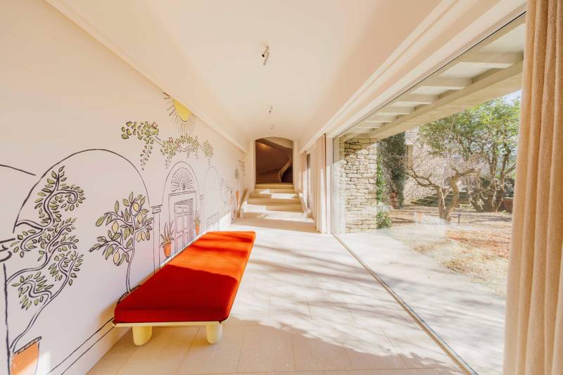 Luberon. Maison d’architecte au cœur d’une propriété de plus de 9 hectares.