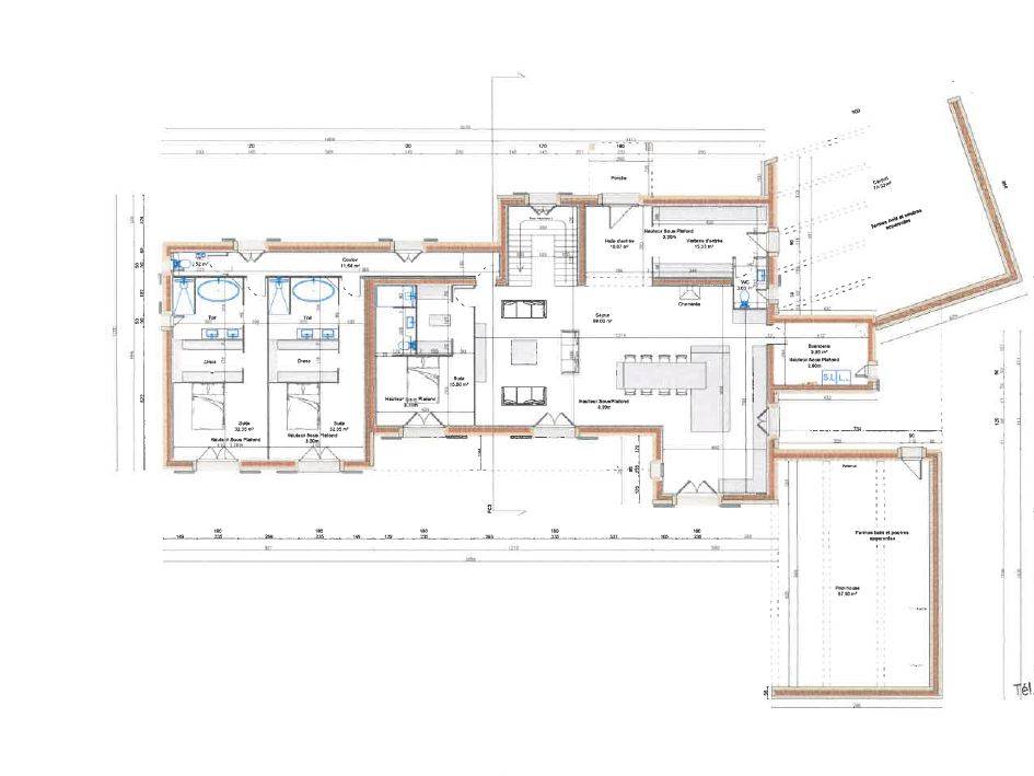 Terrain constructible d'une surface de 3245 m² avec belles vues idéalement placé entre les village de Gordes et Ménerbes.