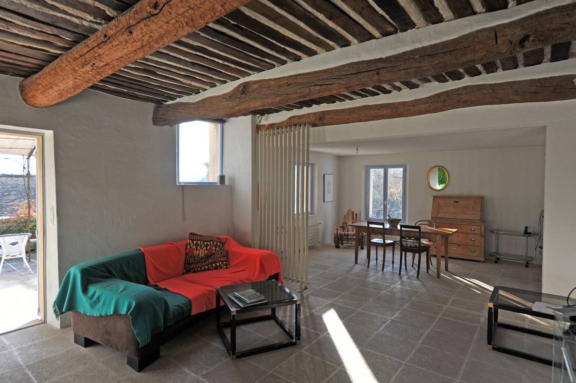 à Cabrières-d'Avignon, rare ensemble immobilier sur près de 2300m² de terrain    
