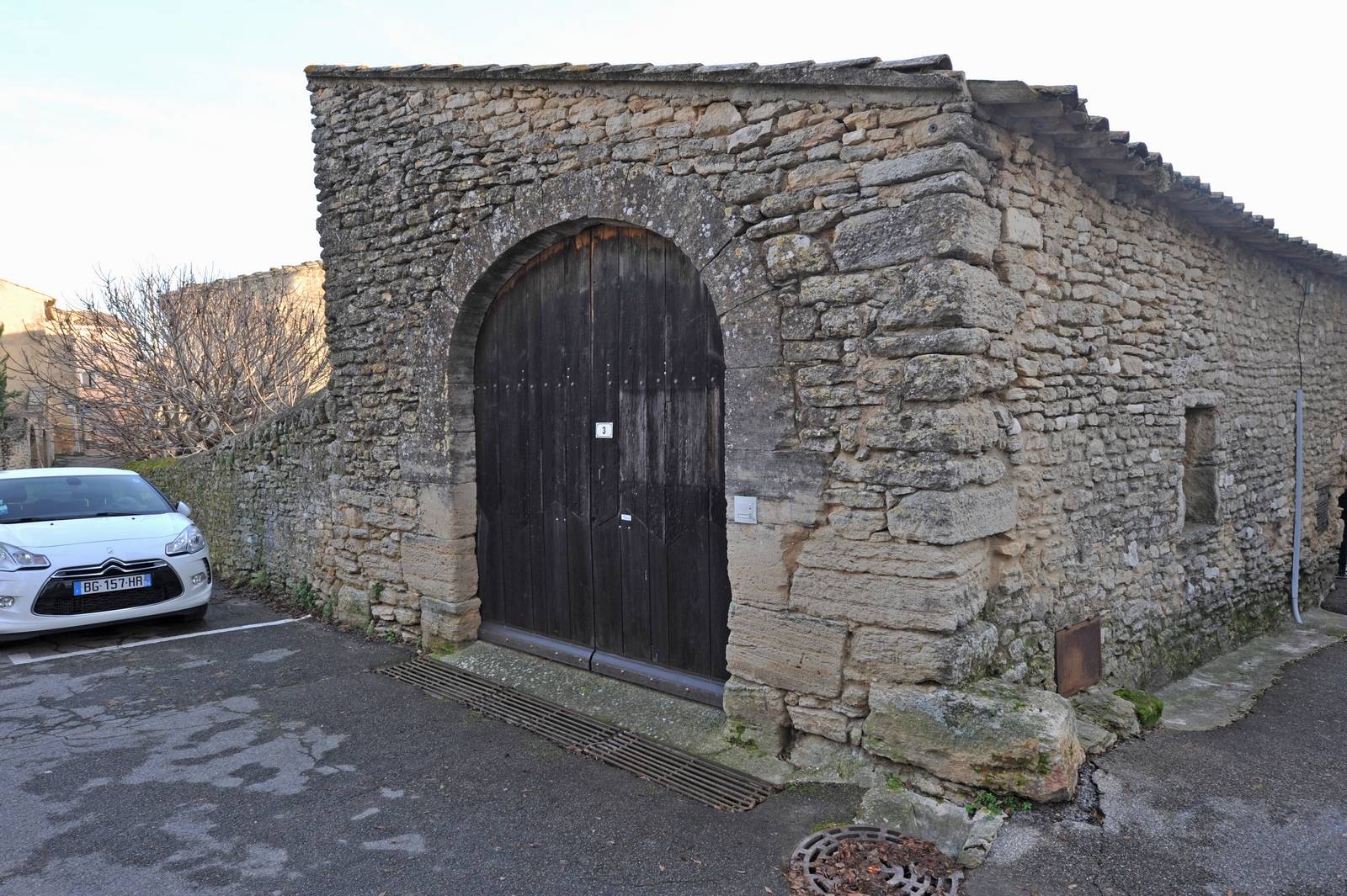 à Cabrières-d'Avignon, rare ensemble immobilier sur près de 2300m² de terrain    