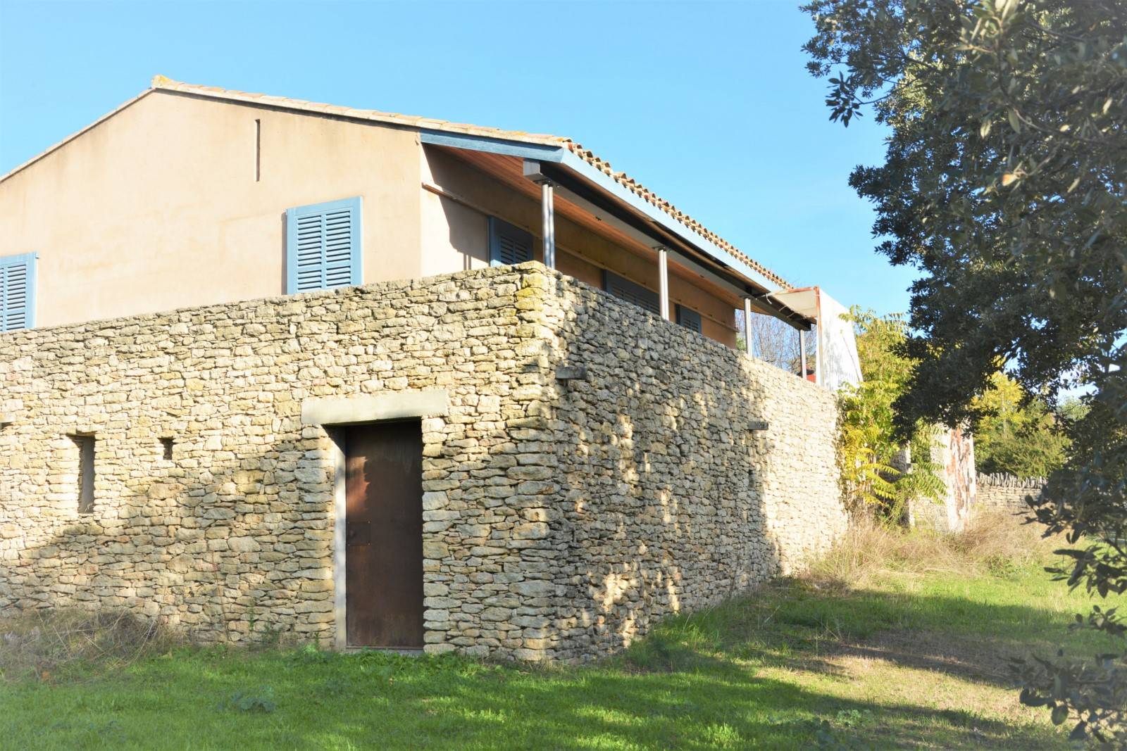 maison au cœur du village de Cabrières-d'Avignon   