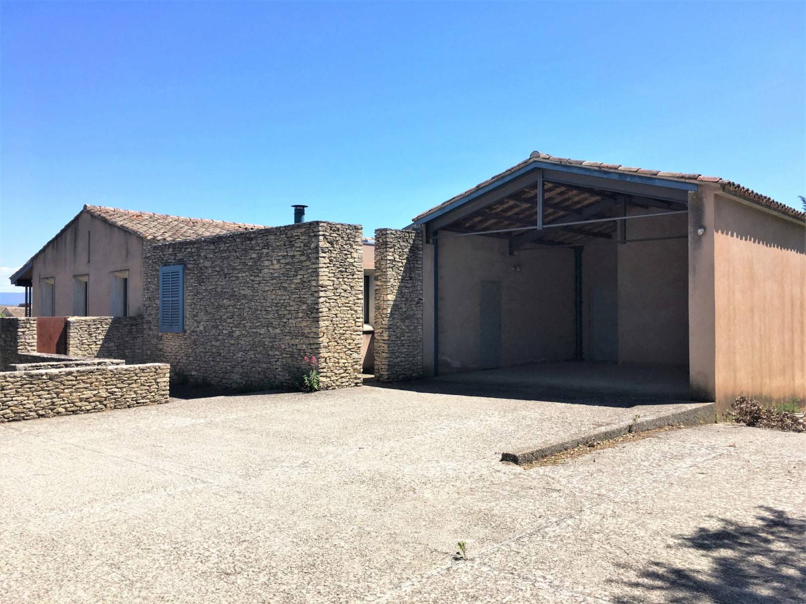 maison au cœur du village de Cabrières-d'Avignon   
