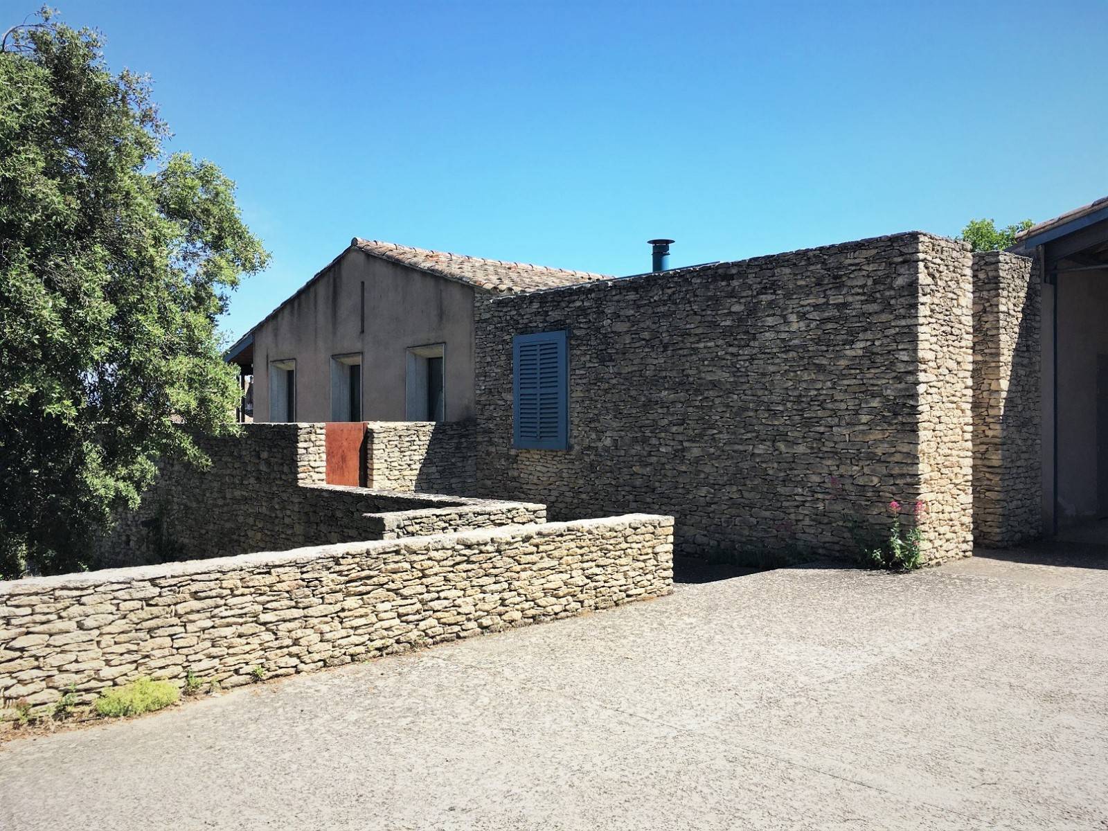 maison au cœur du village de Cabrières-d'Avignon   