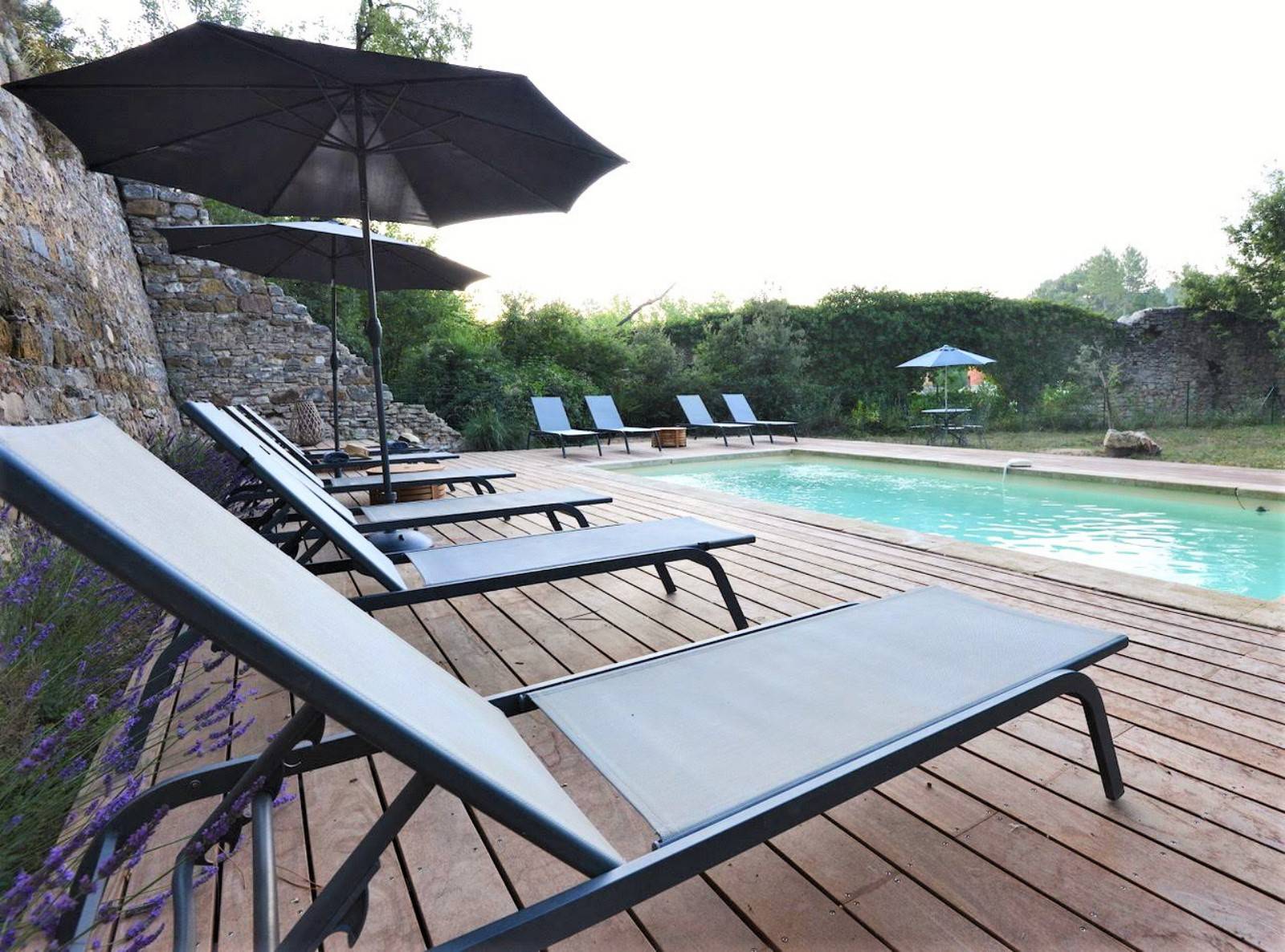 proche de Rustrel, superbe propriété du 19ème siècle   