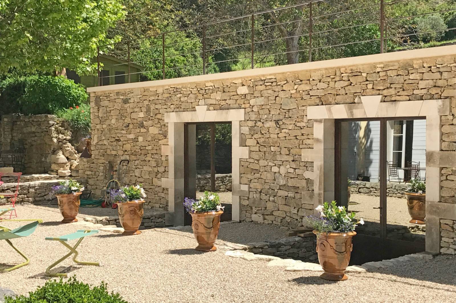 à Bonnieux, élégante bastide avec dépendance et piscine sur 9 hectares   