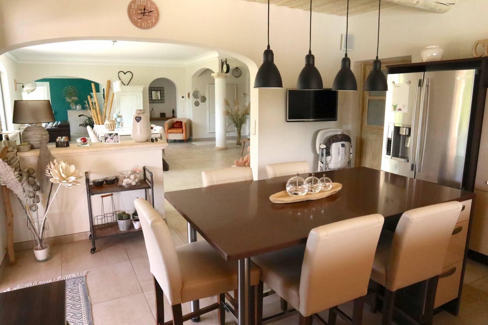 à L'Isle sur la Sorgue, superbe villa de construction traditionnelle    