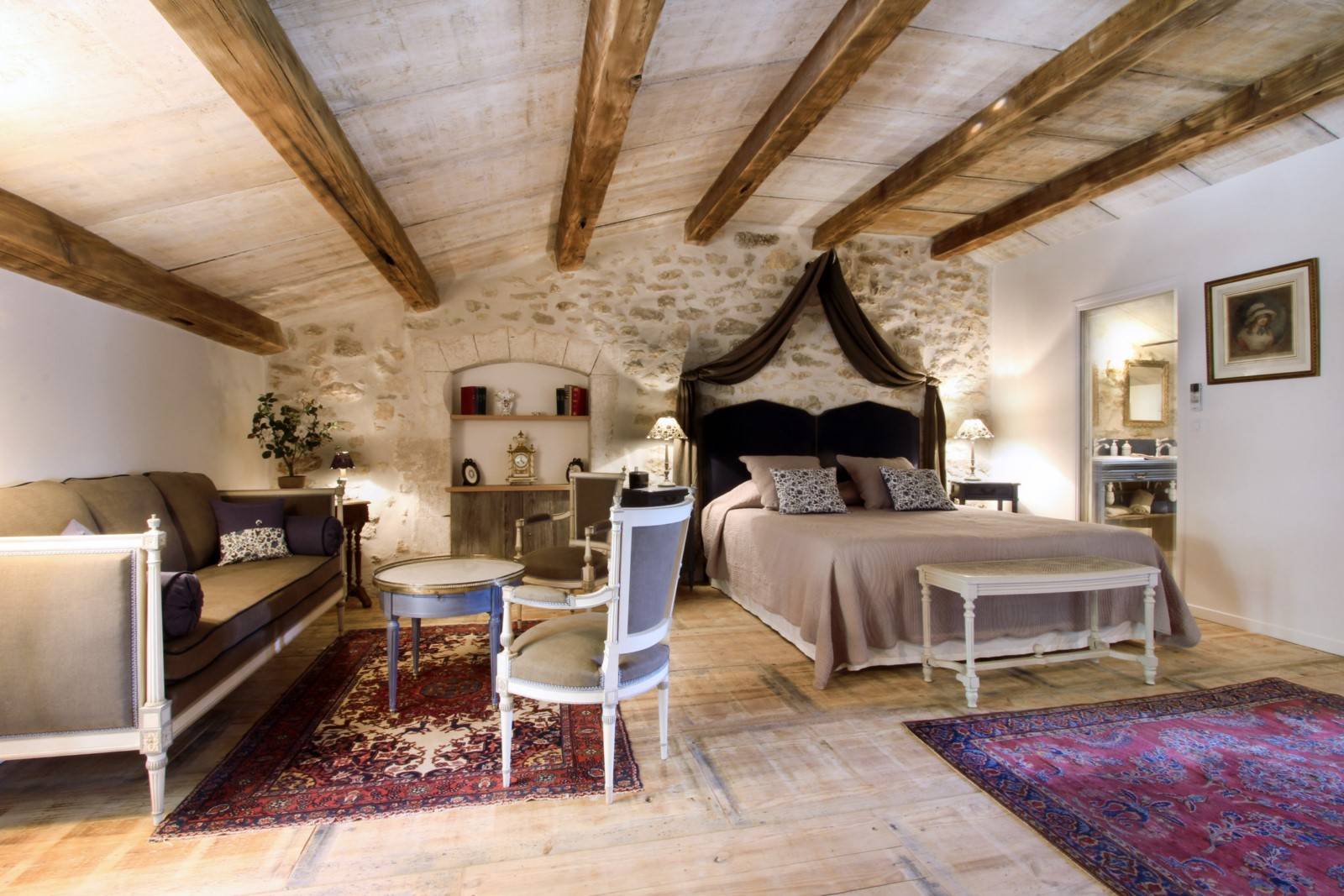 sur les contreforts de Ménerbes, magnifique bastide avec 2 piscines et vues superbes   