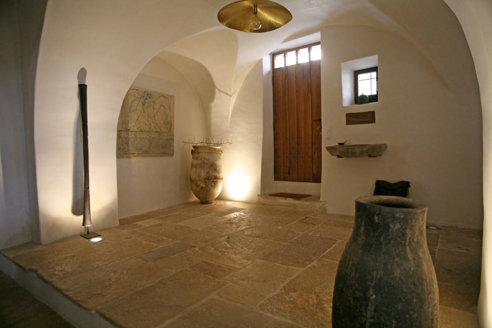 SUPERBE MAISON DE VILLAGE AVEC VUE, PISCINE ET JARDIN REMARQUABLE   