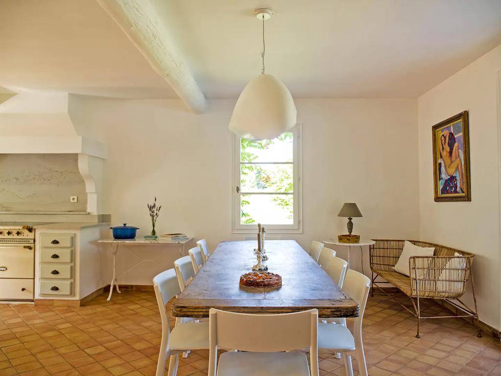 EXCLUSIVITE - Bastide provençale avec dépendances et vue panoramique sur 2,5 hectares à vendre au coeur du Luberon  