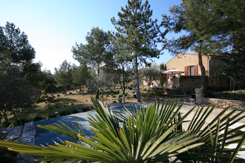 Maison de plain-pied proche de Gordes sur 4290 m²