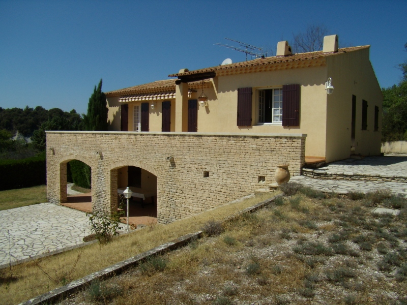Maison en vente en Luberon offrant de nombreuses possibilités