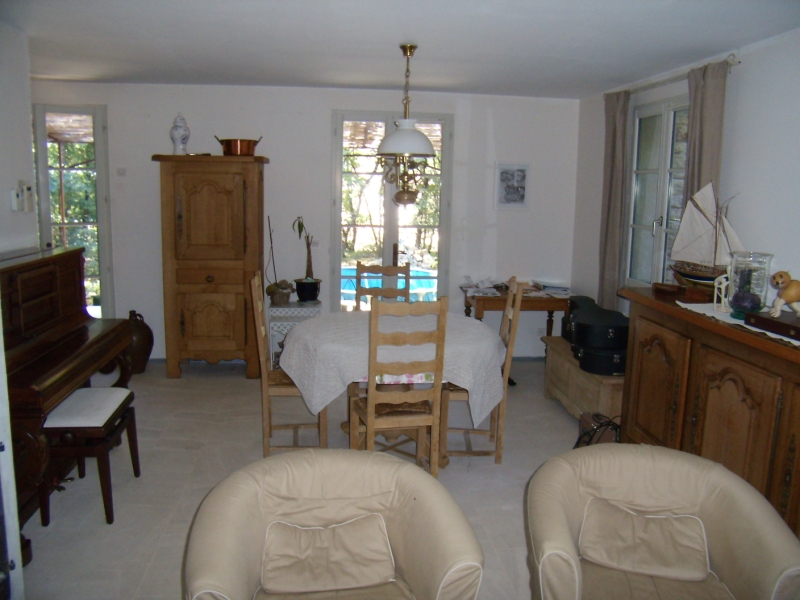 Maison à Gordes sur 1836 m² en pierres avec jardin arboré