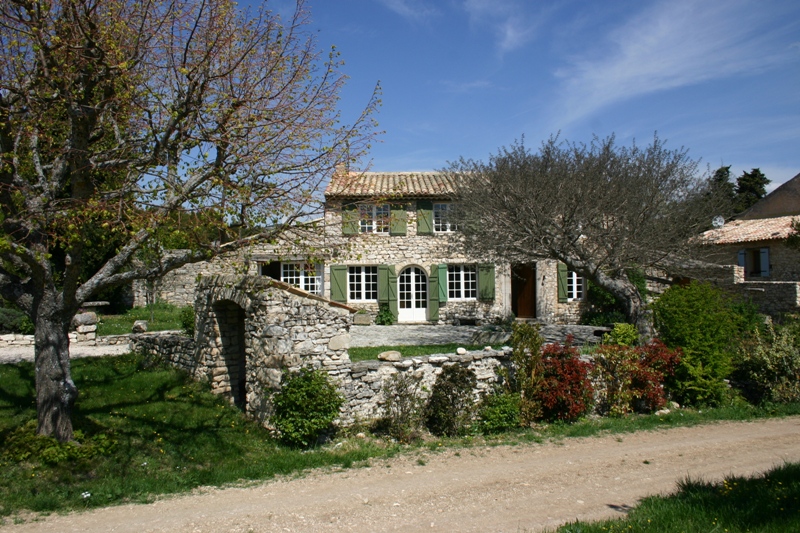 Mas en Provence du XVIIème sur 2,3 hectares avec piscine