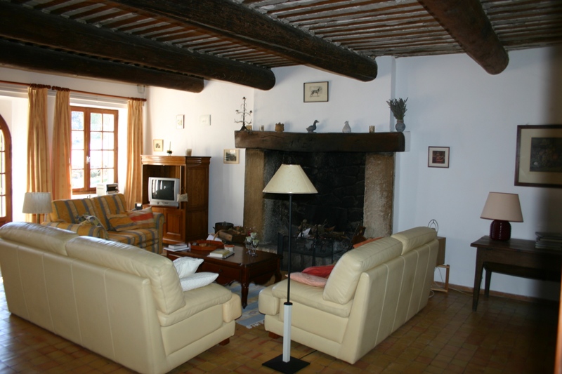 Mas en Provence du XVIIème sur 2,3 hectares avec piscine