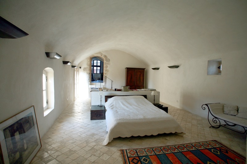 Maison de village de caractère en Luberon avec cour fermée et piscine