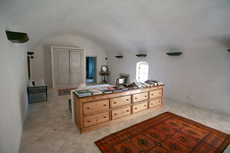 Maison de village de caractère en Luberon avec cour fermée et piscine