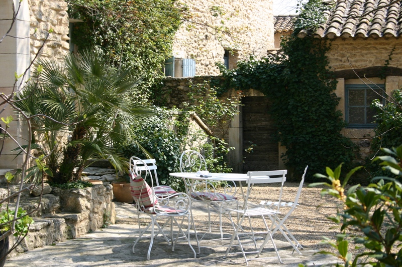 Hameau restauré en Provence