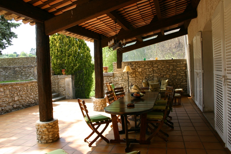 Bastide en Luberon sur domaine de 2,5 hectares, belles vues