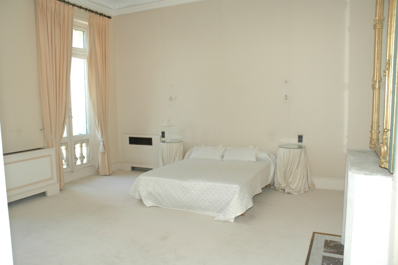 Chateau en Provence avec superbe parc entre Alpilles, Luberon, Mont Ventoux et Avignon