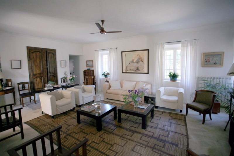 Maison, proche Gordes, dans un cadre de verdure