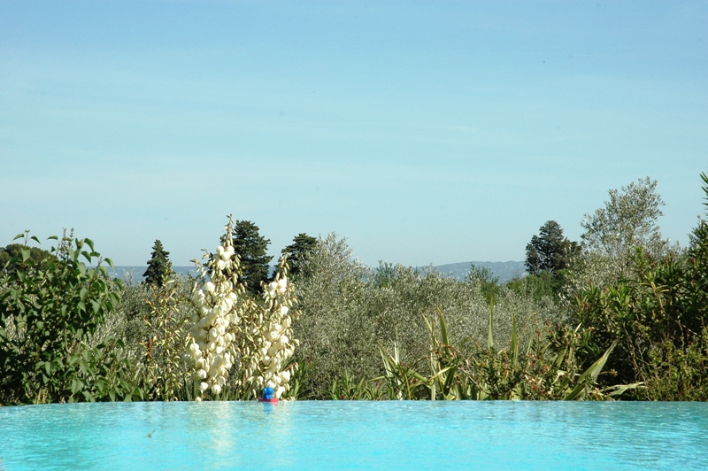 Maison d'architecte proche des Alpilles, sur 2,5 hectares au calme