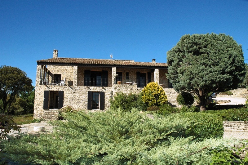 Maison en pierre en Luberon, exceptionelle emplacement  !