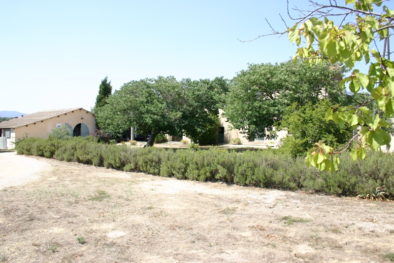 Mas en Provence a vendre avec manege et boxs a chevaux
