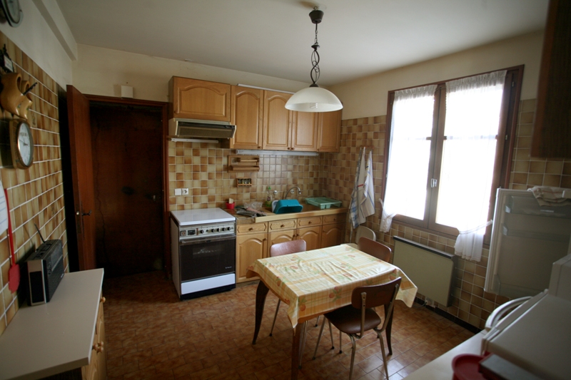 Maison en bordure de village du Luberon, de plain pied sur 2363 m²