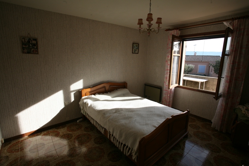 Maison en bordure de village du Luberon, de plain pied sur 2363 m²