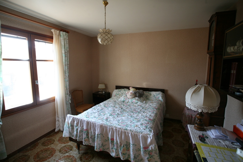Maison en bordure de village du Luberon, de plain pied sur 2363 m²