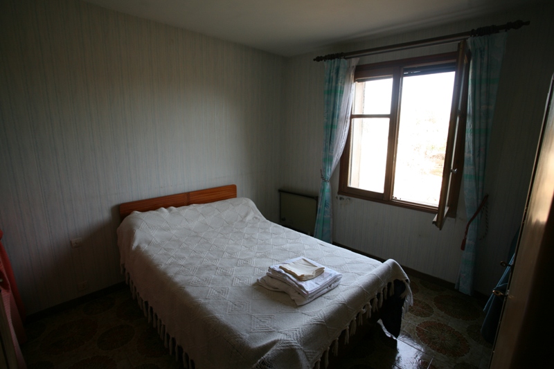 Maison en bordure de village du Luberon, de plain pied sur 2363 m²