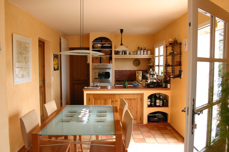 Agréable villa en Luberon sur les hauteurs avec piscine